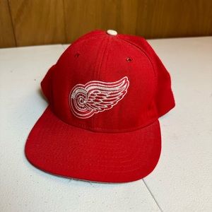 Vintage 2000’s Detroit Red Wings Hat
